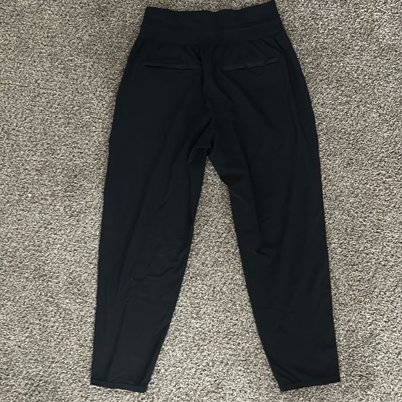 Athleta Nolita Slim tapered leg pant Black - Picture 3 of 4